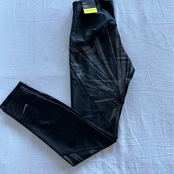 Nike Leggings - Picture 2 of 2